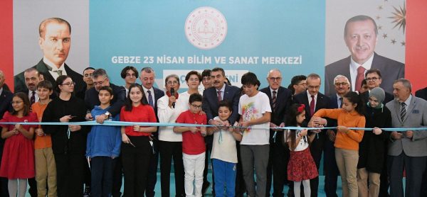 Bakan Tekin, Gebze 23 Nisan Bilim ve Sanat Merkezinin Açılışını Yaptı
