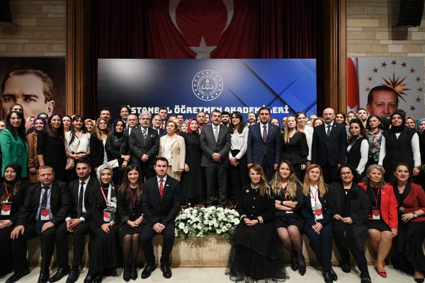 İstanbul Öğretmen Akademileri Yeni Eğitim Yılının İlk Dersini Bakan Tekin Verdi
